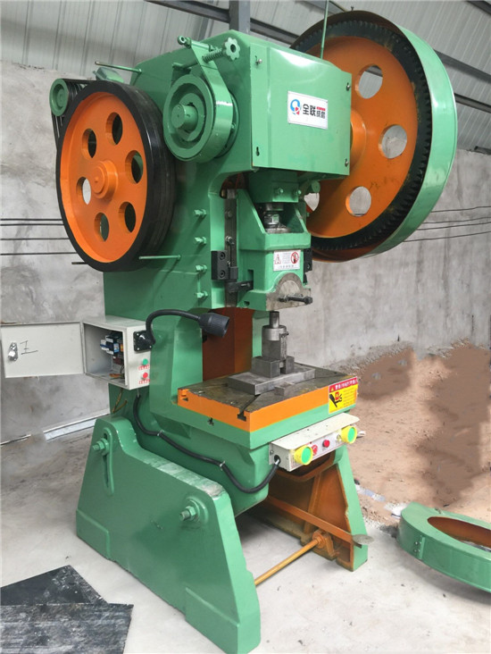 可(kě)傾式壓力機(ji)