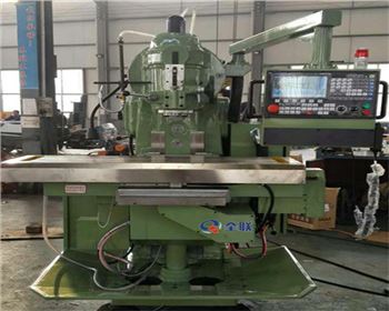 立式(shi)升降台(tái)數控銑(xǐ)床​