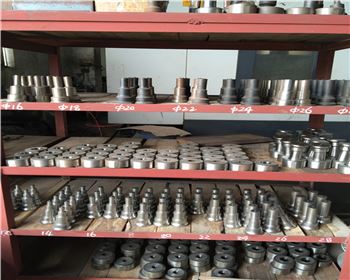 沖孔機(jī)模具