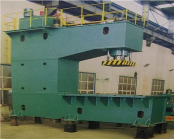 C型液壓機維(wei)修改造