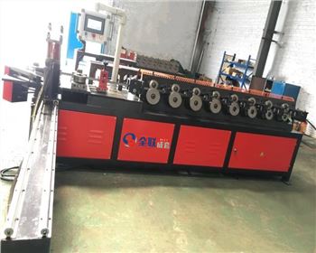 數控(kòng)帶鋼圓法蘭成(cheng)型機